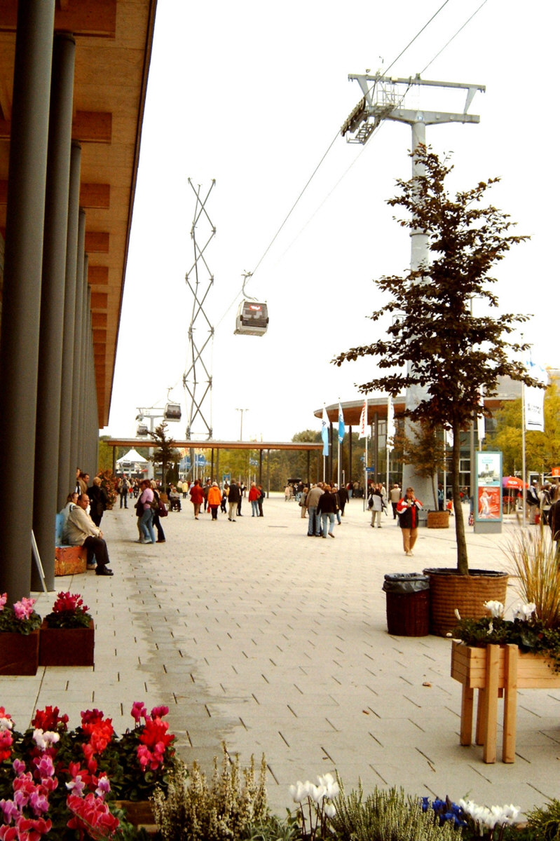 IGA mit Turm und Seilbahn